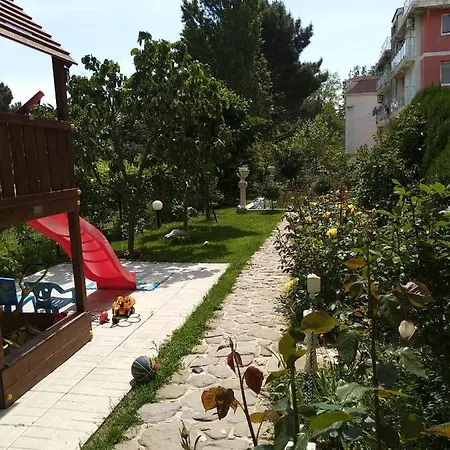 Sunny Houm Apartament *